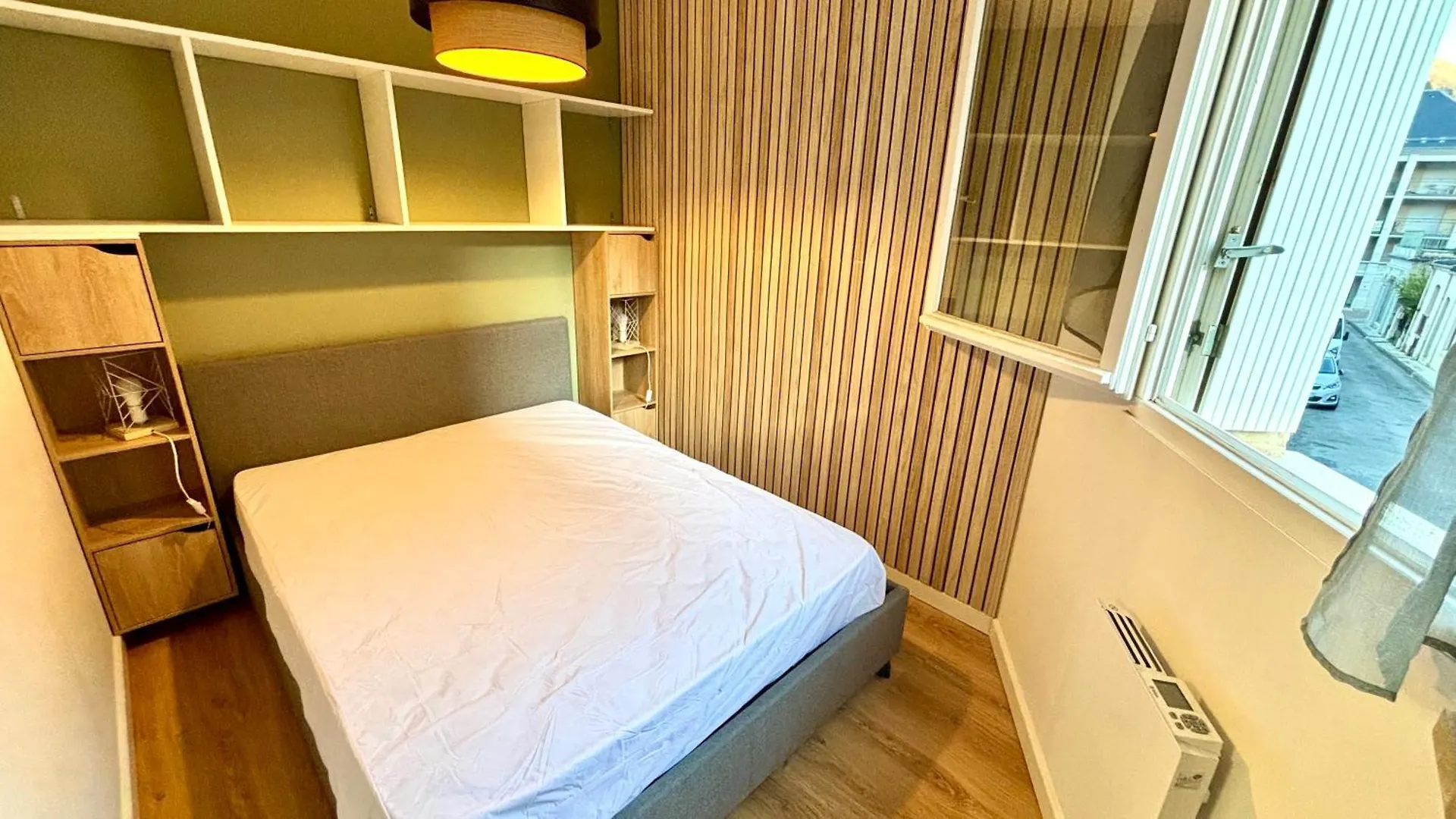 Chez Yoyo & Mag - T2 En Centre Ville - Wi-Fi - Parking Bagneres-de-Luchon 0*,  France